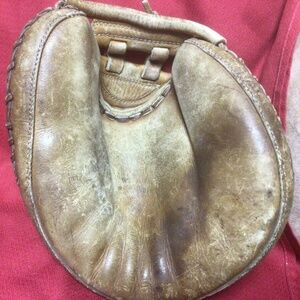 - Vintage CATCHERS glove